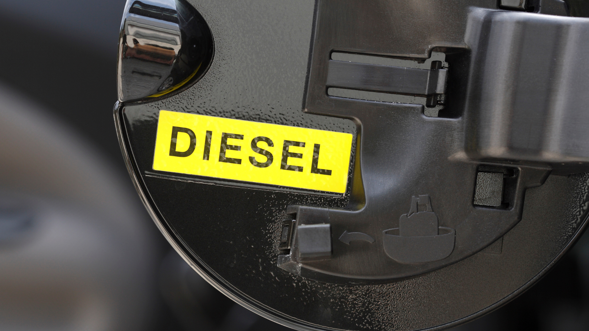 ディーゼルエンジンの仕組みと特徴